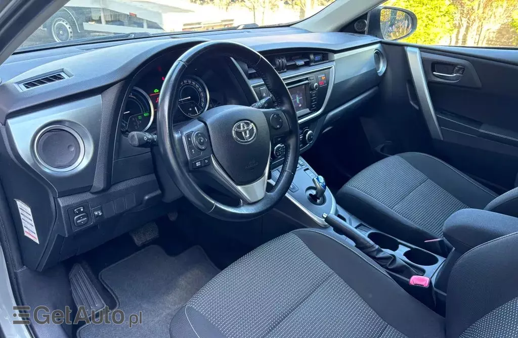 TOYOTA Auris 