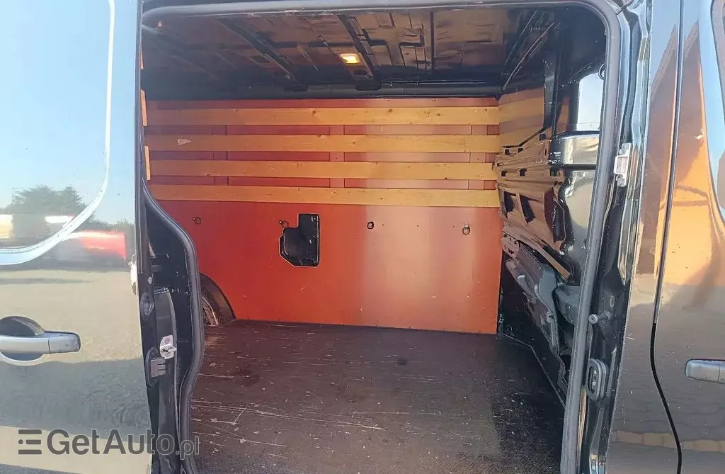 OPEL Vivaro 