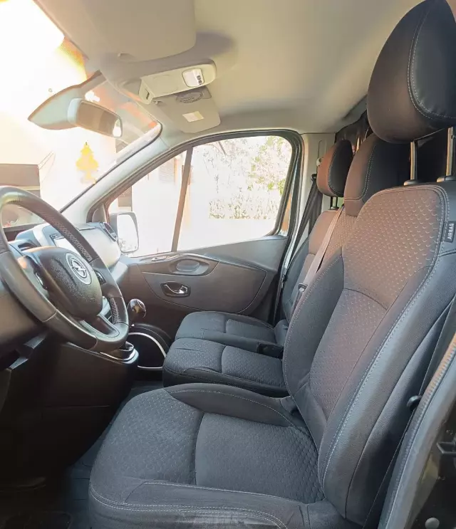 OPEL Vivaro 