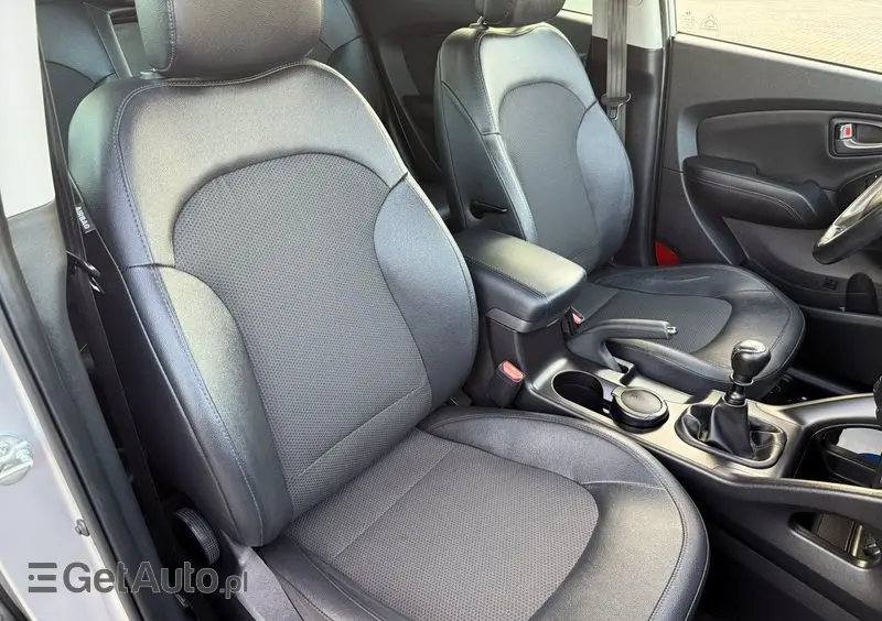 HYUNDAI Ix35 1.6 2WD blue Trend