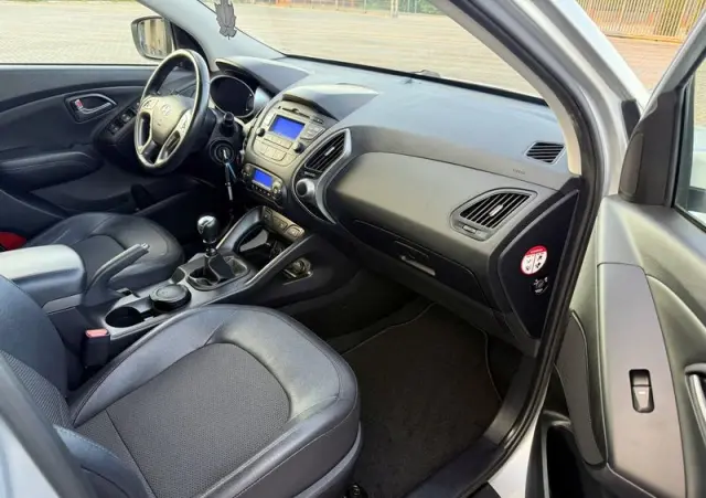 HYUNDAI Ix35 1.6 2WD blue Trend