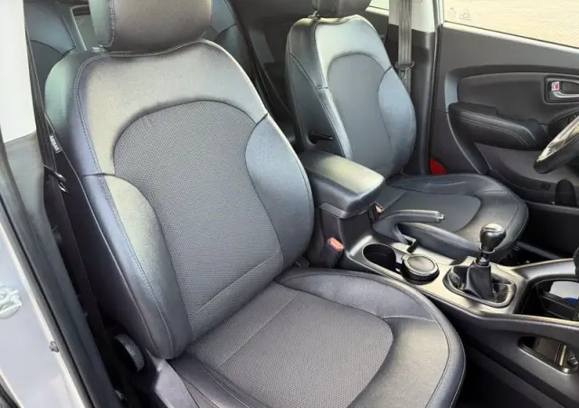 HYUNDAI Ix35 1.6 2WD blue Trend