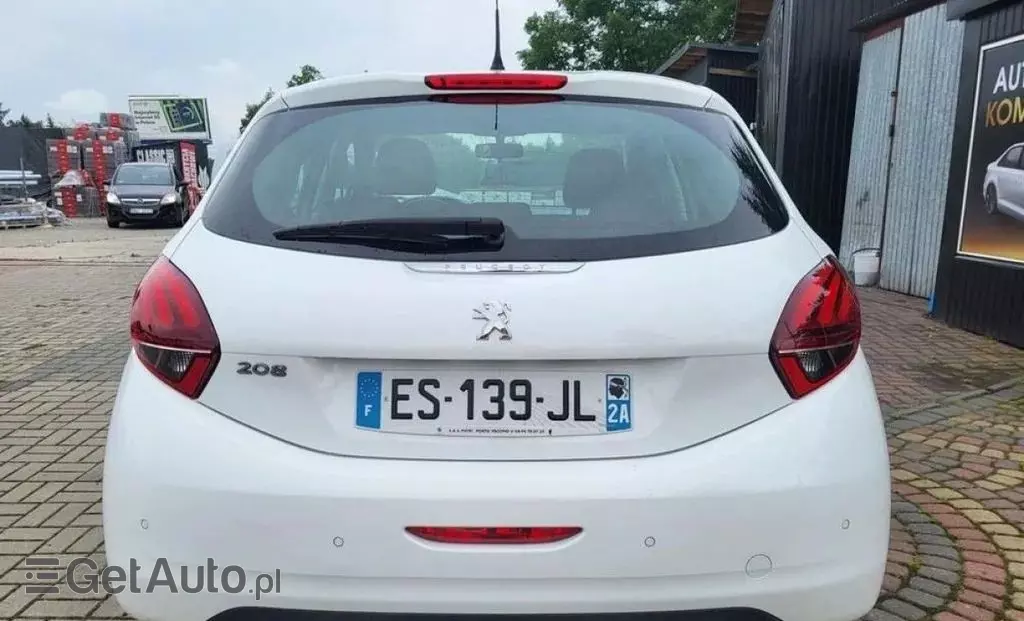 PEUGEOT 208 