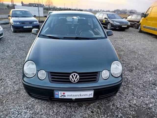 VOLKSWAGEN Polo 