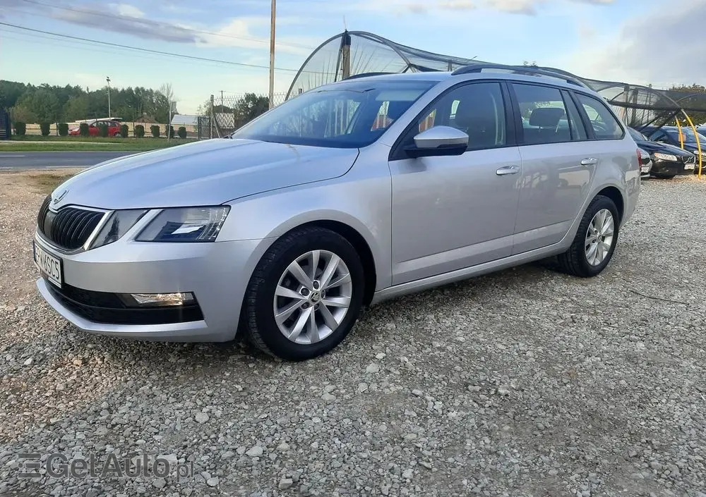 SKODA Octavia 1.6 TDI SCR Clever DSG