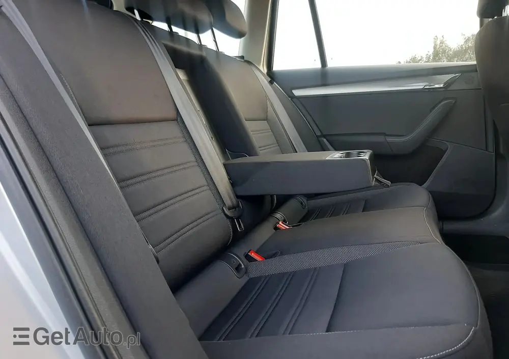 SKODA Octavia 1.6 TDI SCR Clever DSG