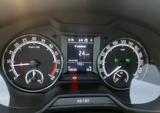 SKODA Octavia 1.6 TDI SCR Clever DSG