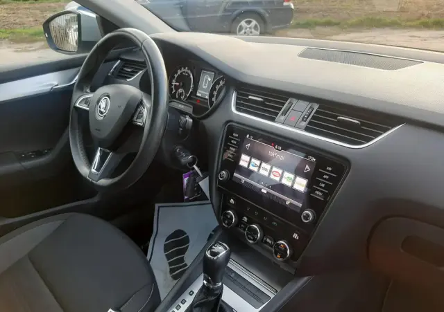 SKODA Octavia 1.6 TDI SCR Clever DSG