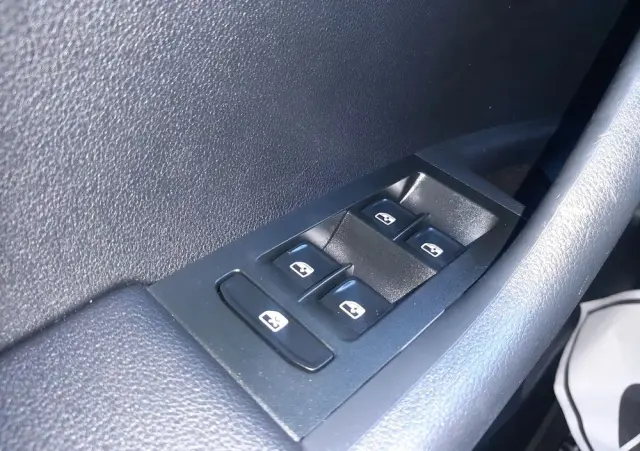 SKODA Octavia 1.6 TDI SCR Clever DSG