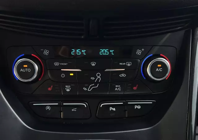 FORD Kuga 2.0 TDCi FWD Titanium