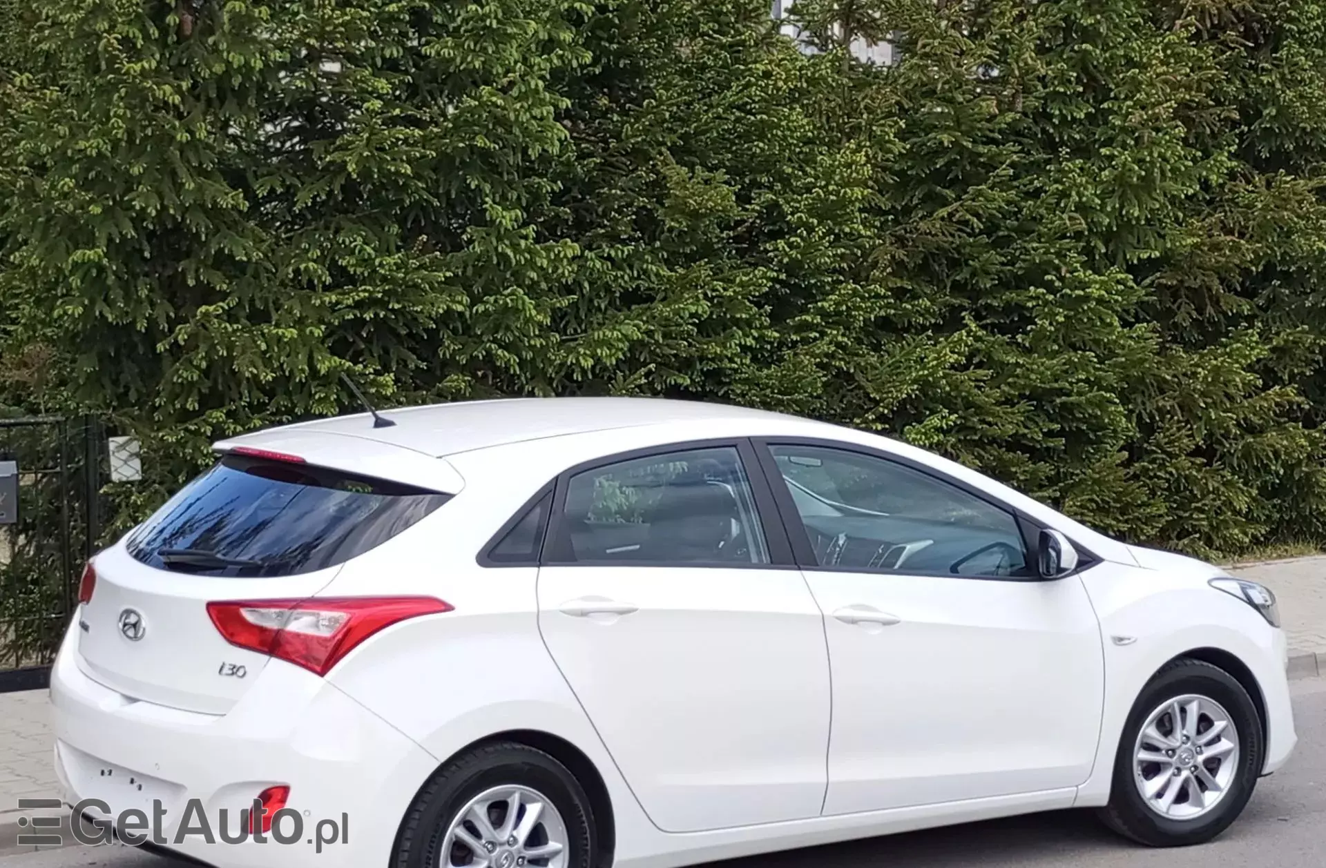 HYUNDAI I30 1.4 (100 KM)