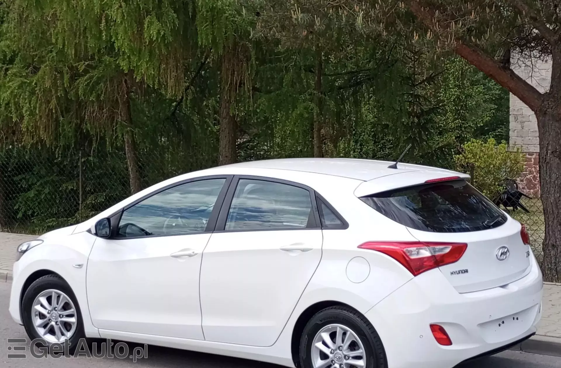 HYUNDAI I30 1.4 (100 KM)