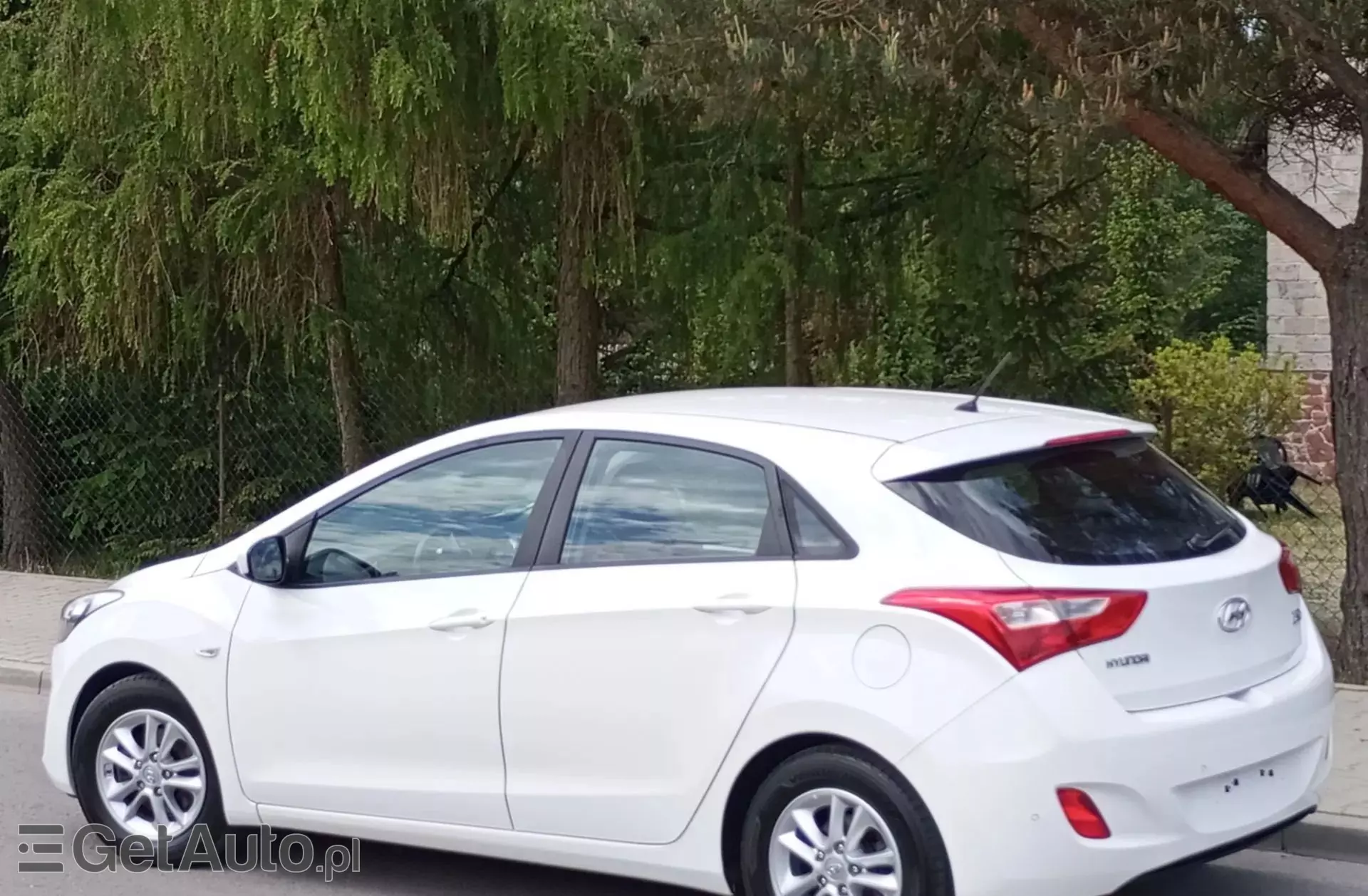 HYUNDAI I30 1.4 (100 KM)