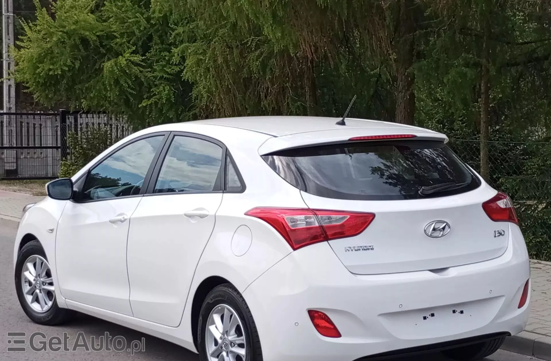 HYUNDAI I30 1.4 (100 KM)