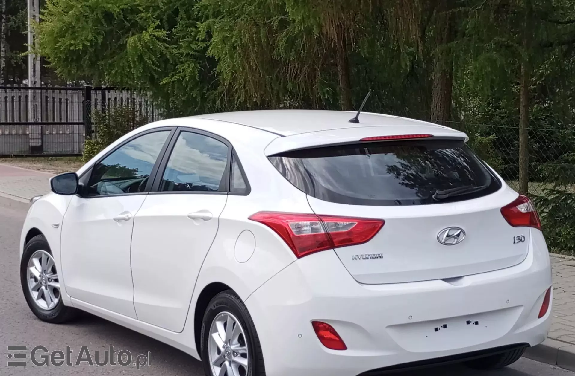 HYUNDAI I30 1.4 (100 KM)