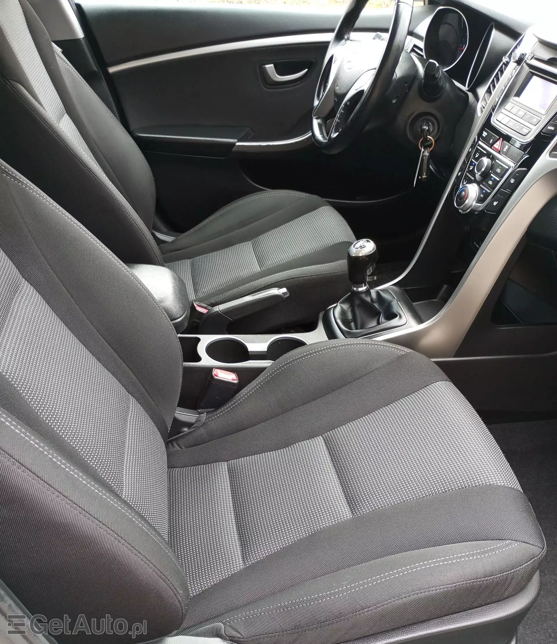 HYUNDAI I30 1.4 (100 KM)