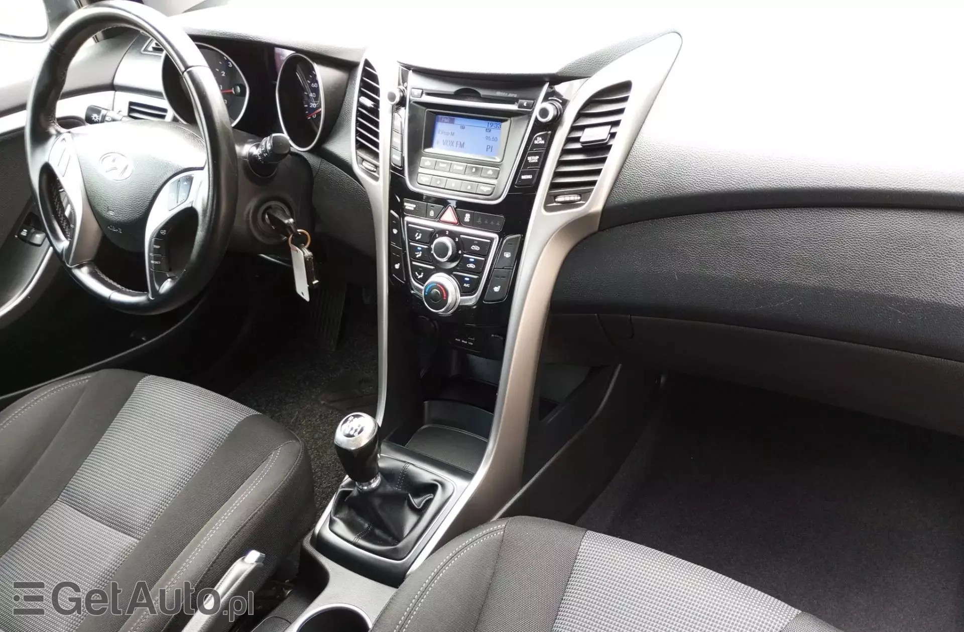 HYUNDAI I30 1.4 (100 KM)