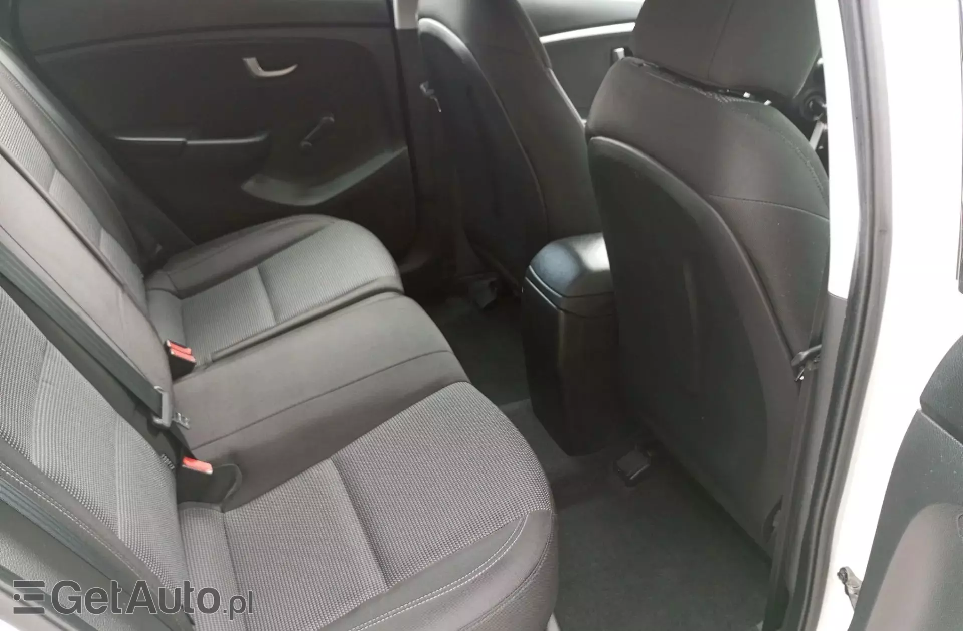 HYUNDAI I30 1.4 (100 KM)