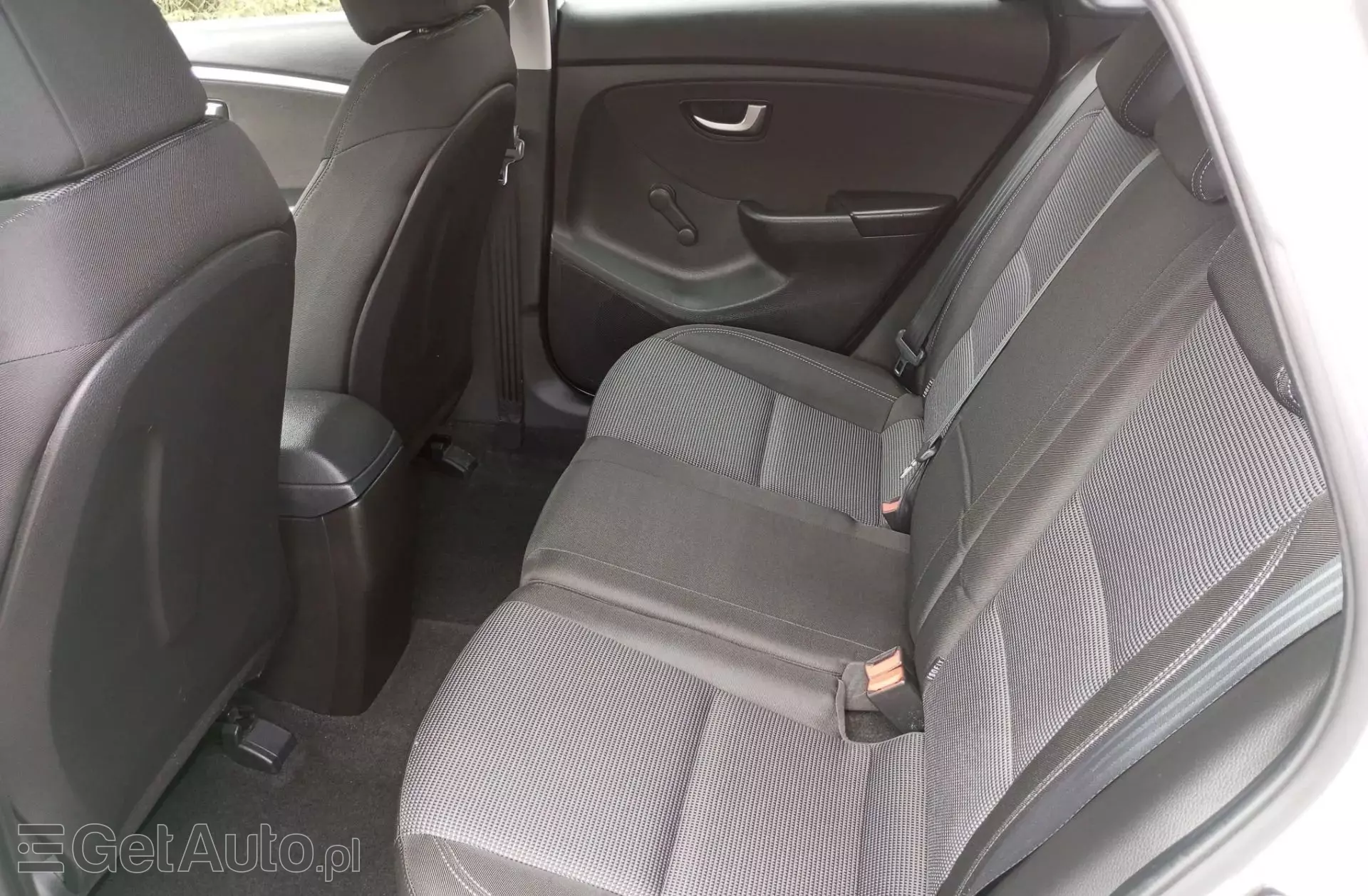 HYUNDAI I30 1.4 (100 KM)