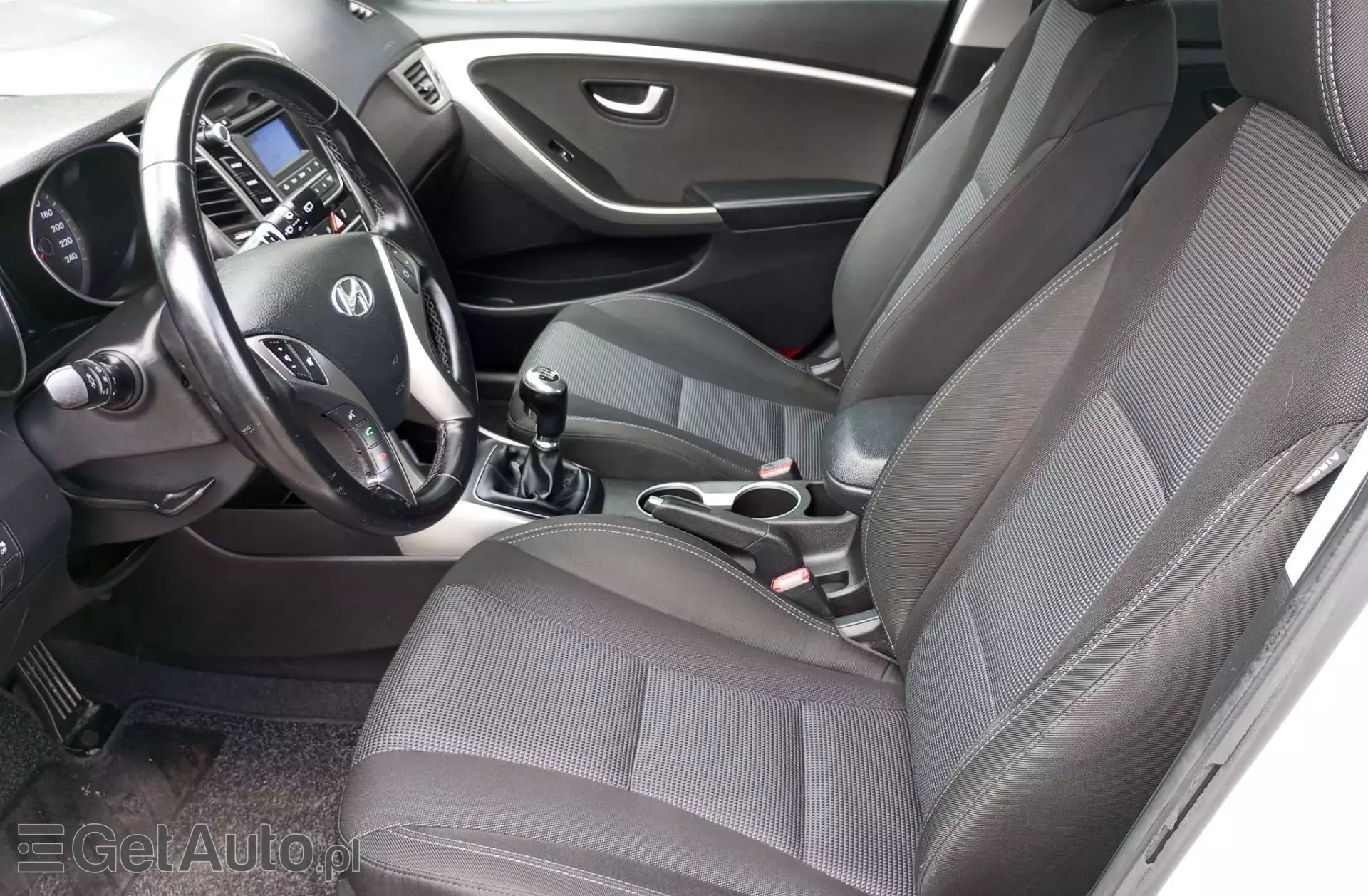 HYUNDAI I30 1.4 (100 KM)