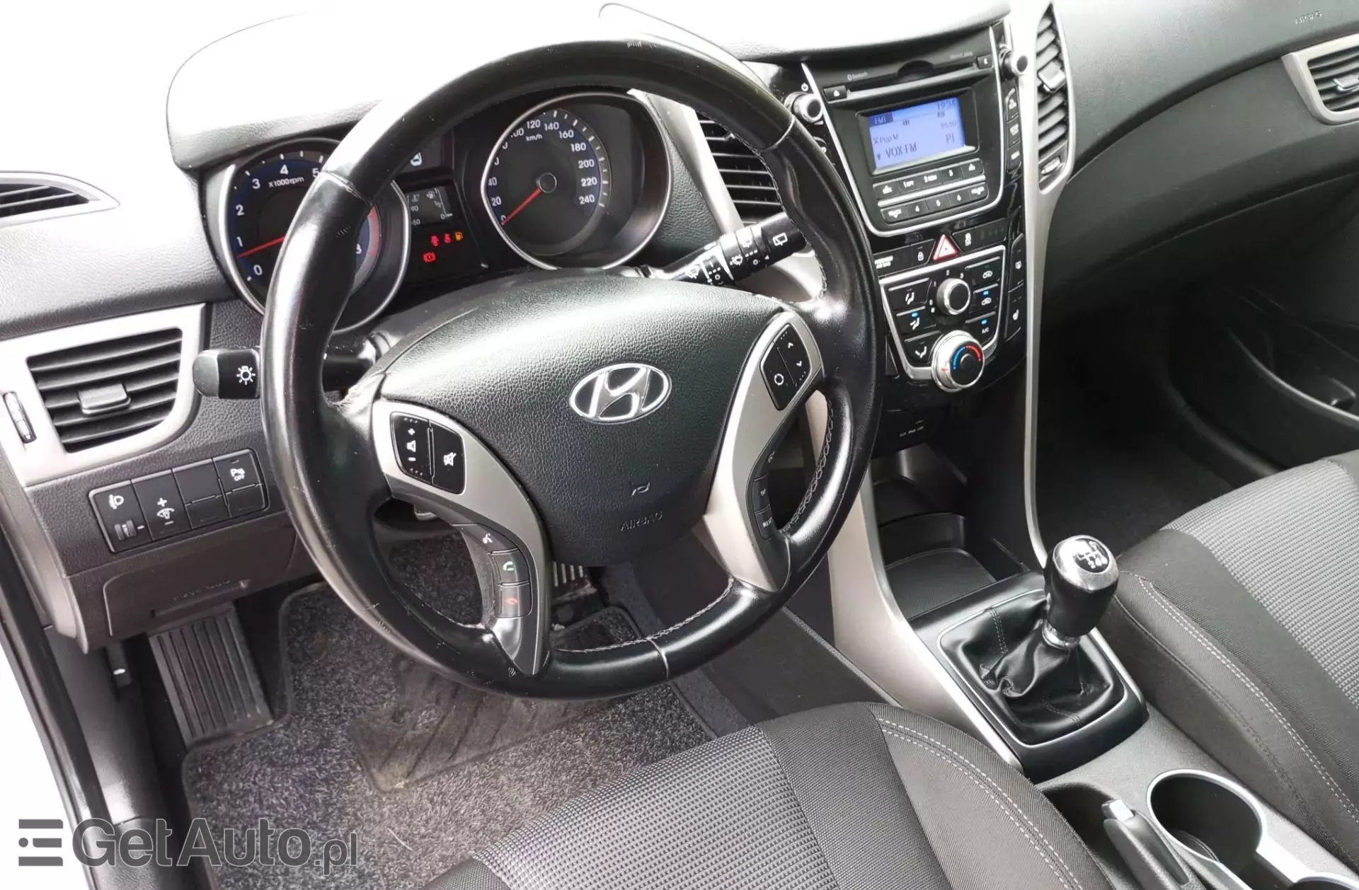 HYUNDAI I30 1.4 (100 KM)