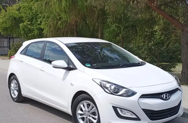 HYUNDAI I30 1.4 (100 KM)