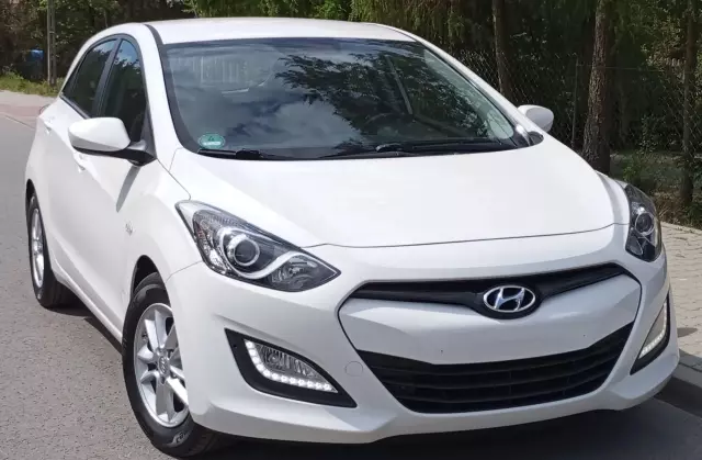 HYUNDAI I30 1.4 (100 KM)