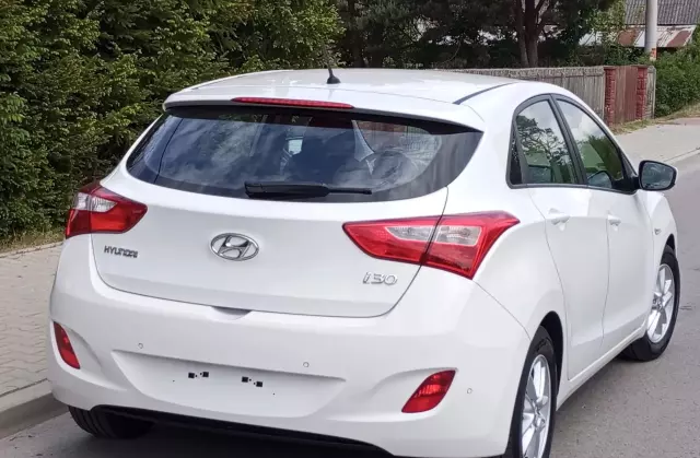 HYUNDAI I30 1.4 (100 KM)