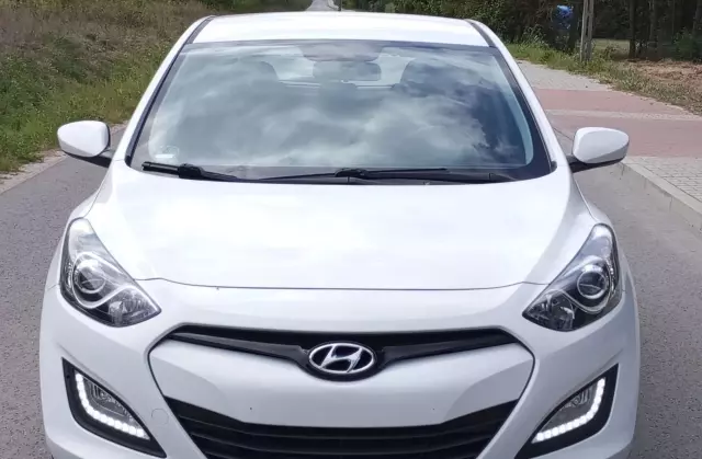 HYUNDAI I30 1.4 (100 KM)