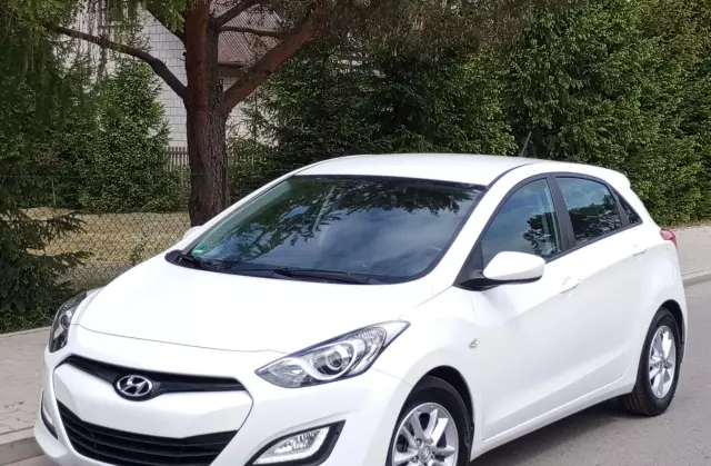 HYUNDAI I30 1.4 (100 KM)