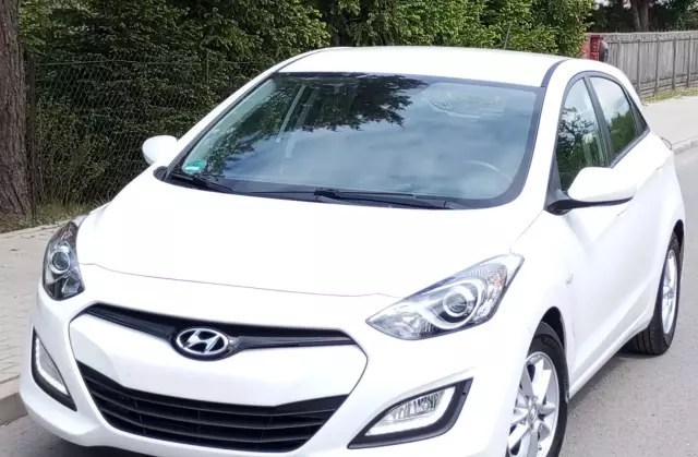 HYUNDAI I30 1.4 (100 KM)
