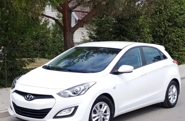 HYUNDAI I30 1.4 (100 KM)