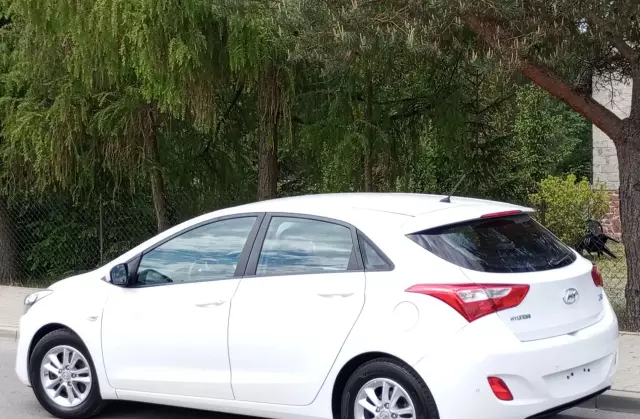 HYUNDAI I30 1.4 (100 KM)