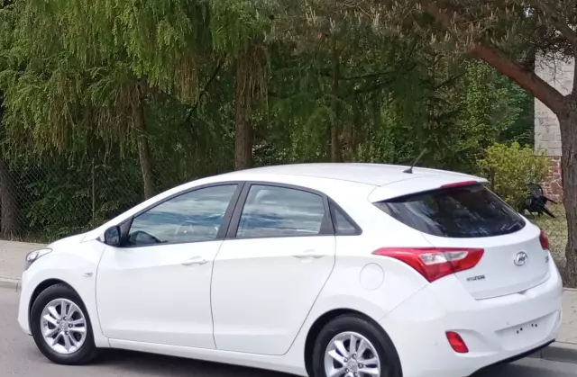 HYUNDAI I30 1.4 (100 KM)