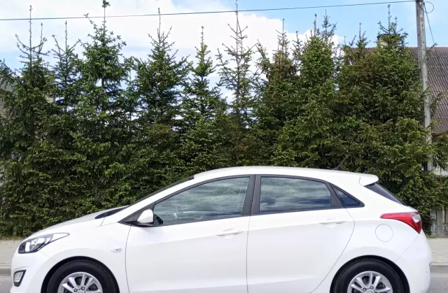 HYUNDAI I30 1.4 (100 KM)