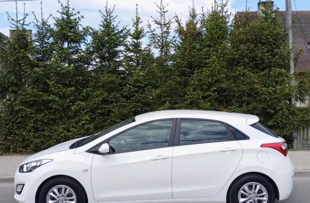 HYUNDAI I30 1.4 (100 KM)