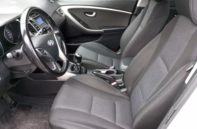 HYUNDAI I30 1.4 (100 KM)