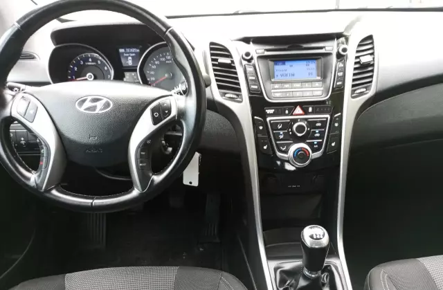 HYUNDAI I30 1.4 (100 KM)