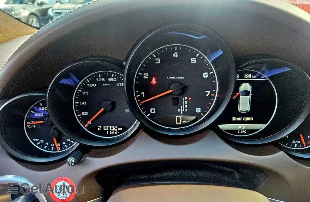 PORSCHE Cayenne 