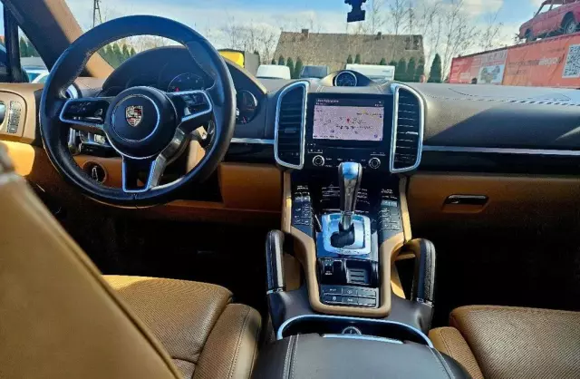 PORSCHE Cayenne 