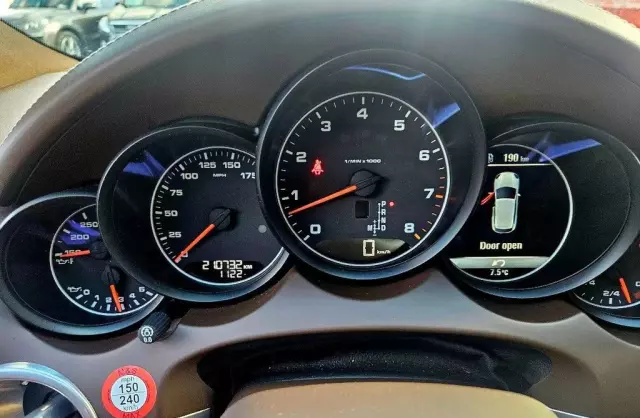 PORSCHE Cayenne 