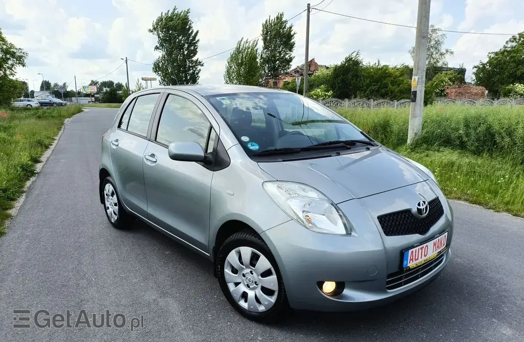 TOYOTA Yaris 