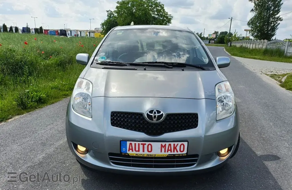 TOYOTA Yaris 