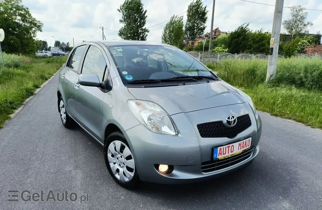 TOYOTA Yaris 