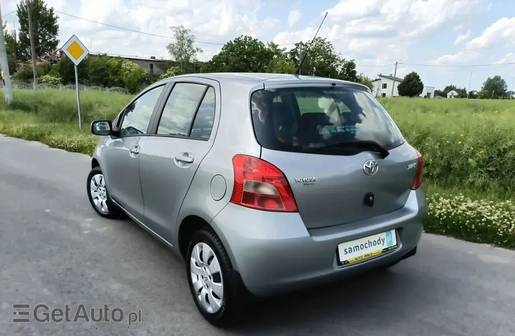 TOYOTA Yaris 