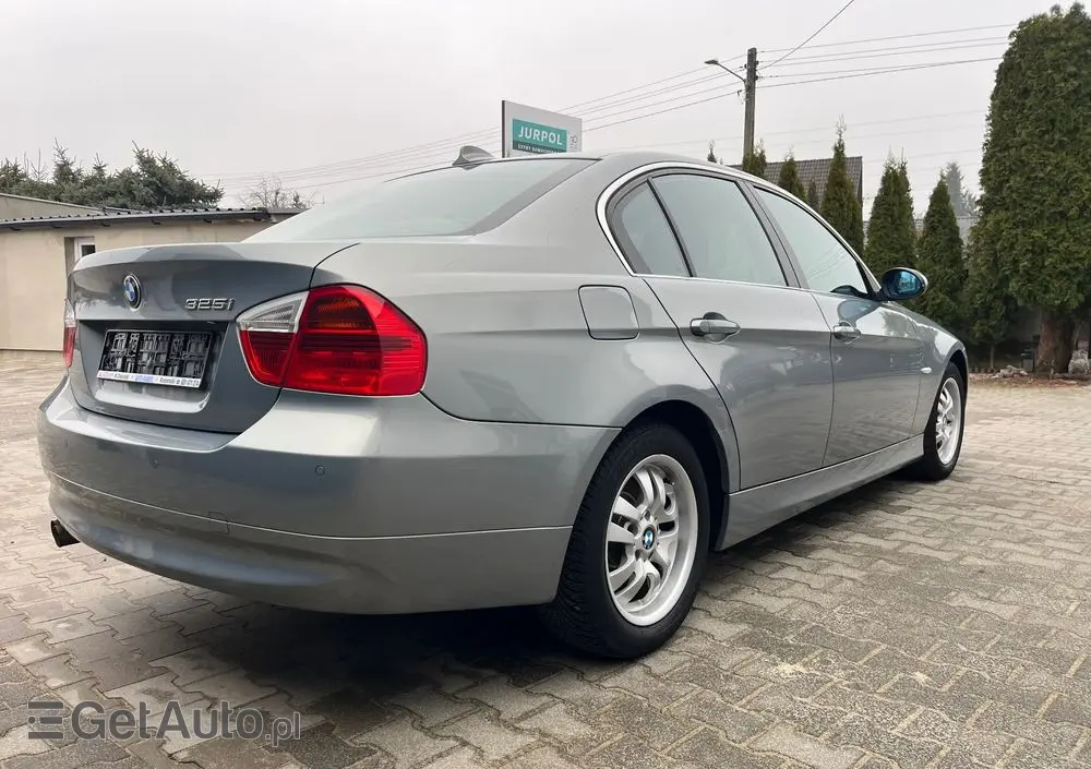 BMW Seria 3 325i