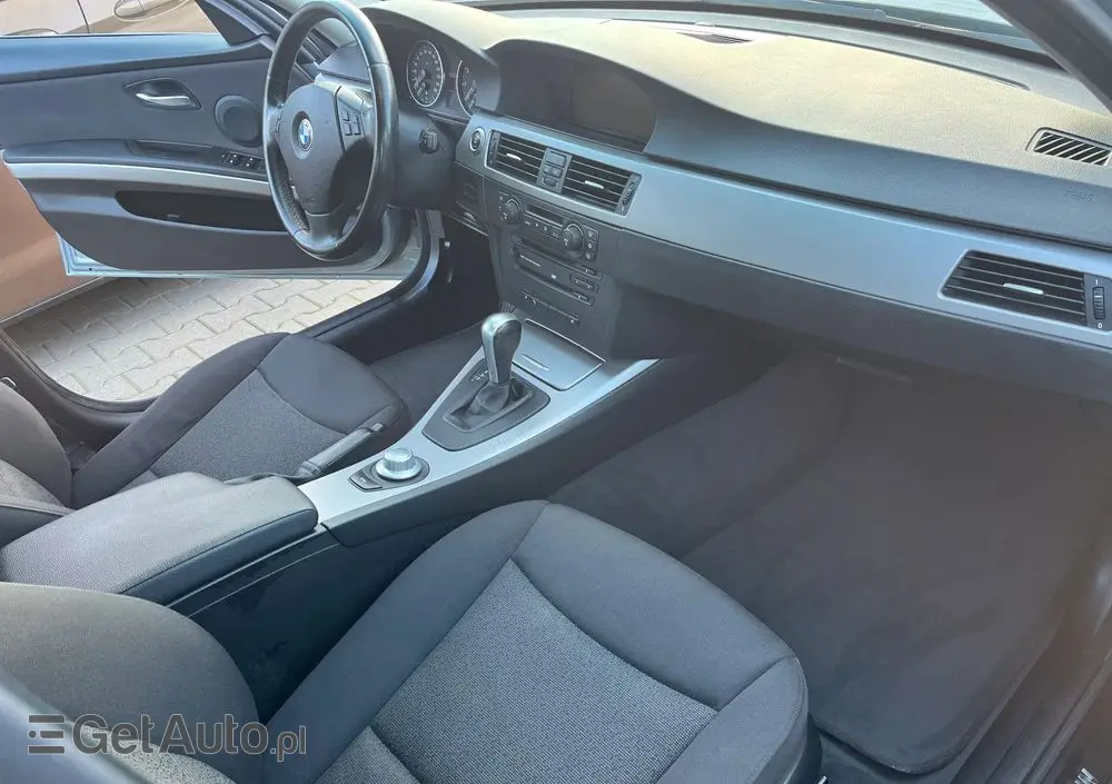 BMW Seria 3 325i