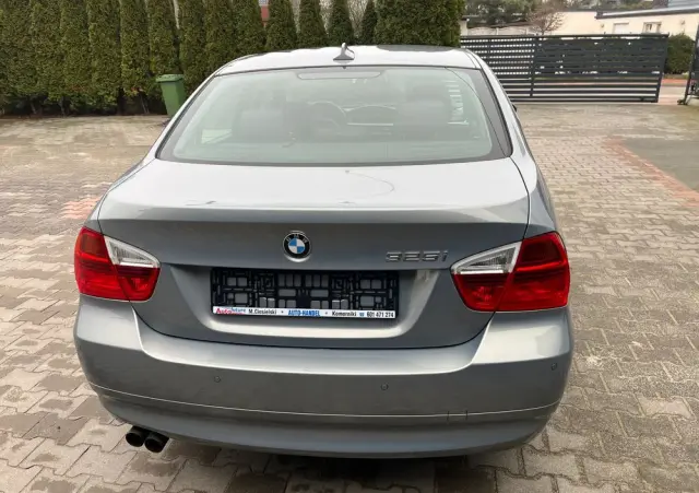 BMW Seria 3 325i