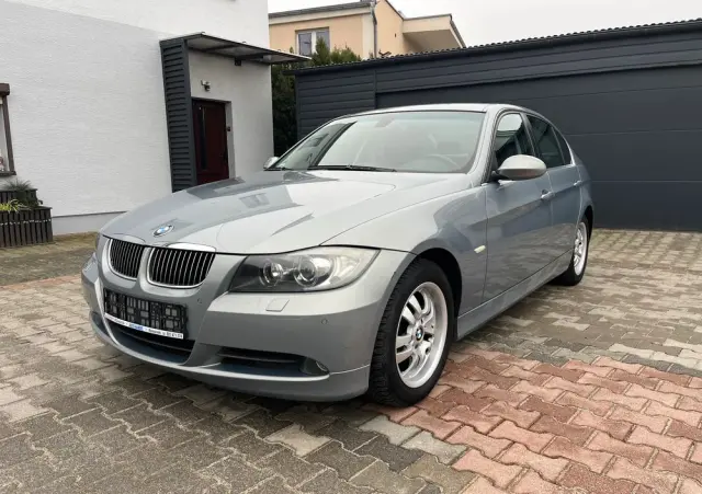 BMW Seria 3 325i