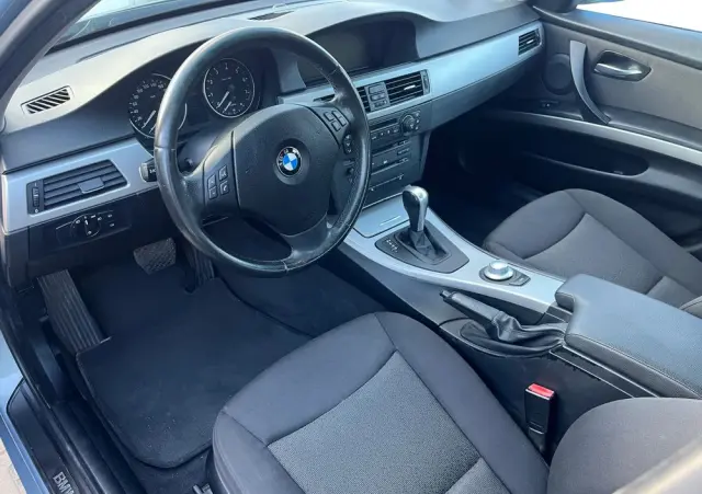 BMW Seria 3 325i